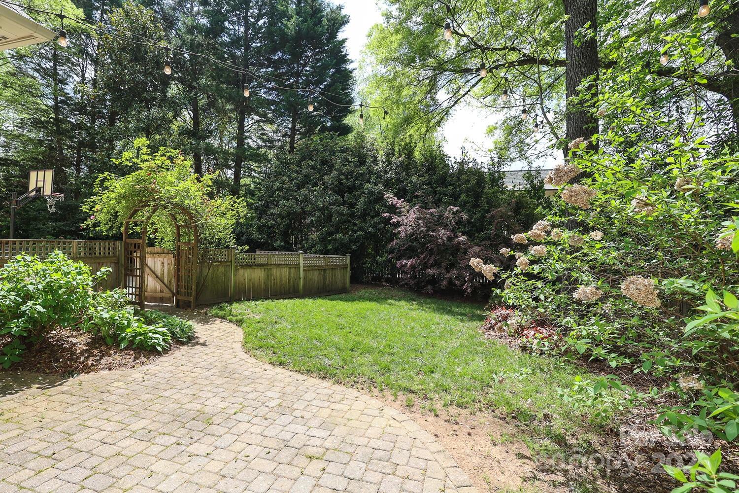 6910 Green Turtle Drive