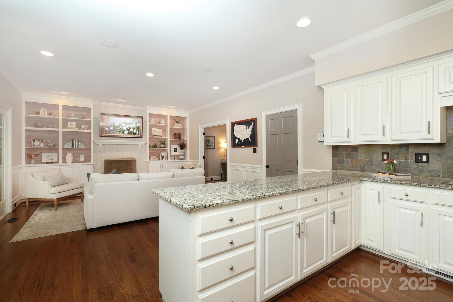6910 Green Turtle Drive