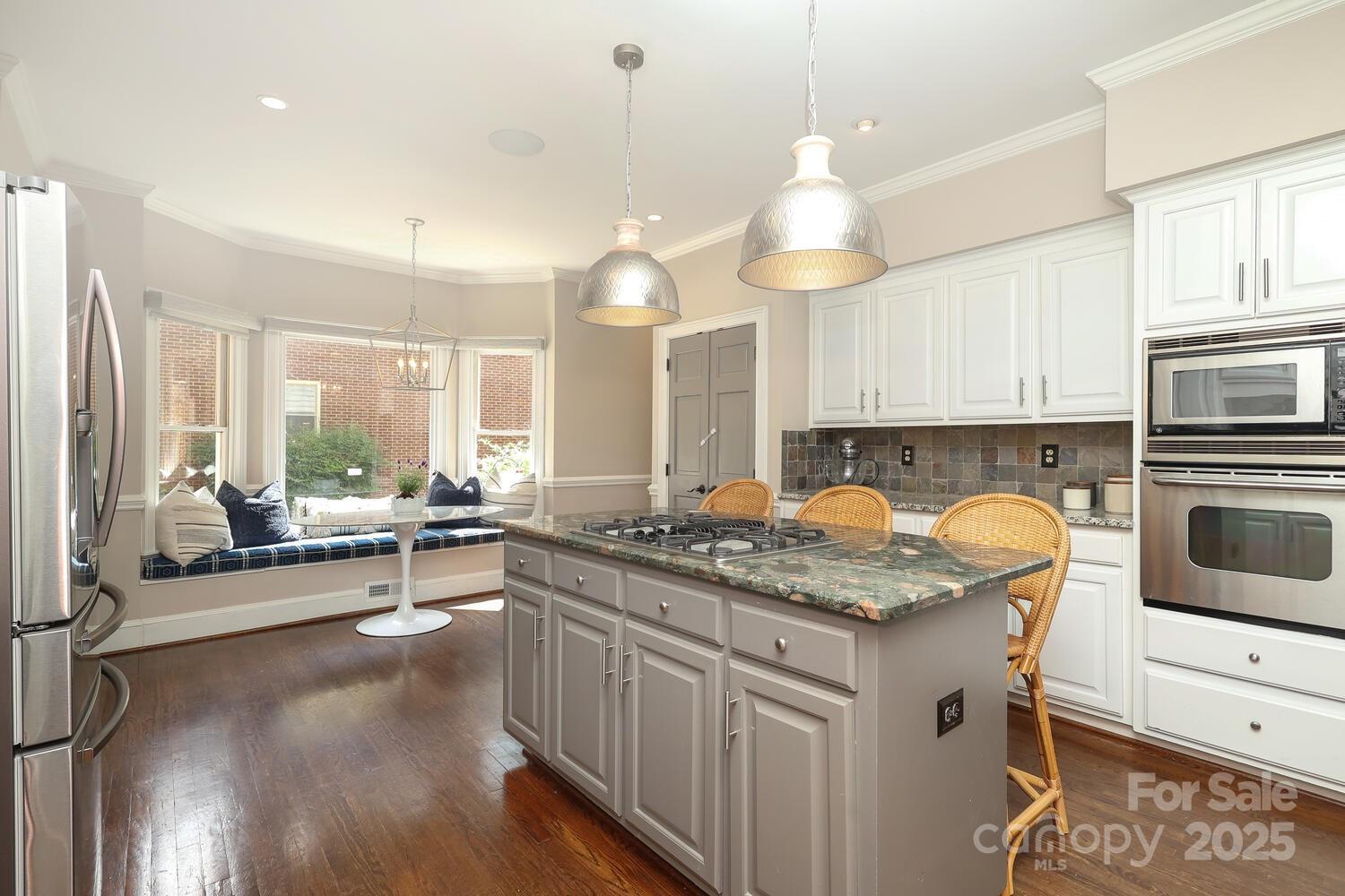 6910 Green Turtle Drive