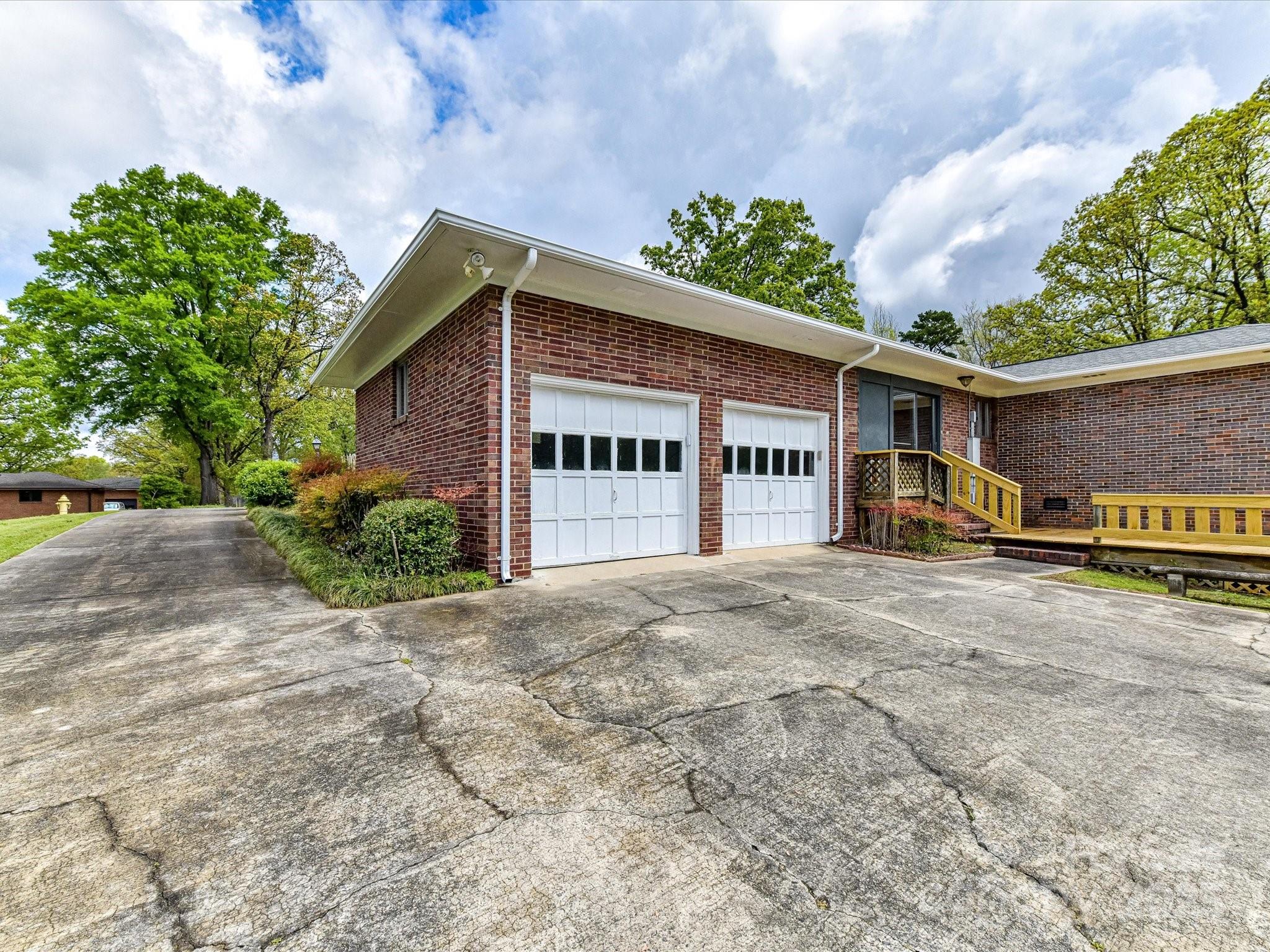 225 Enwood Drive