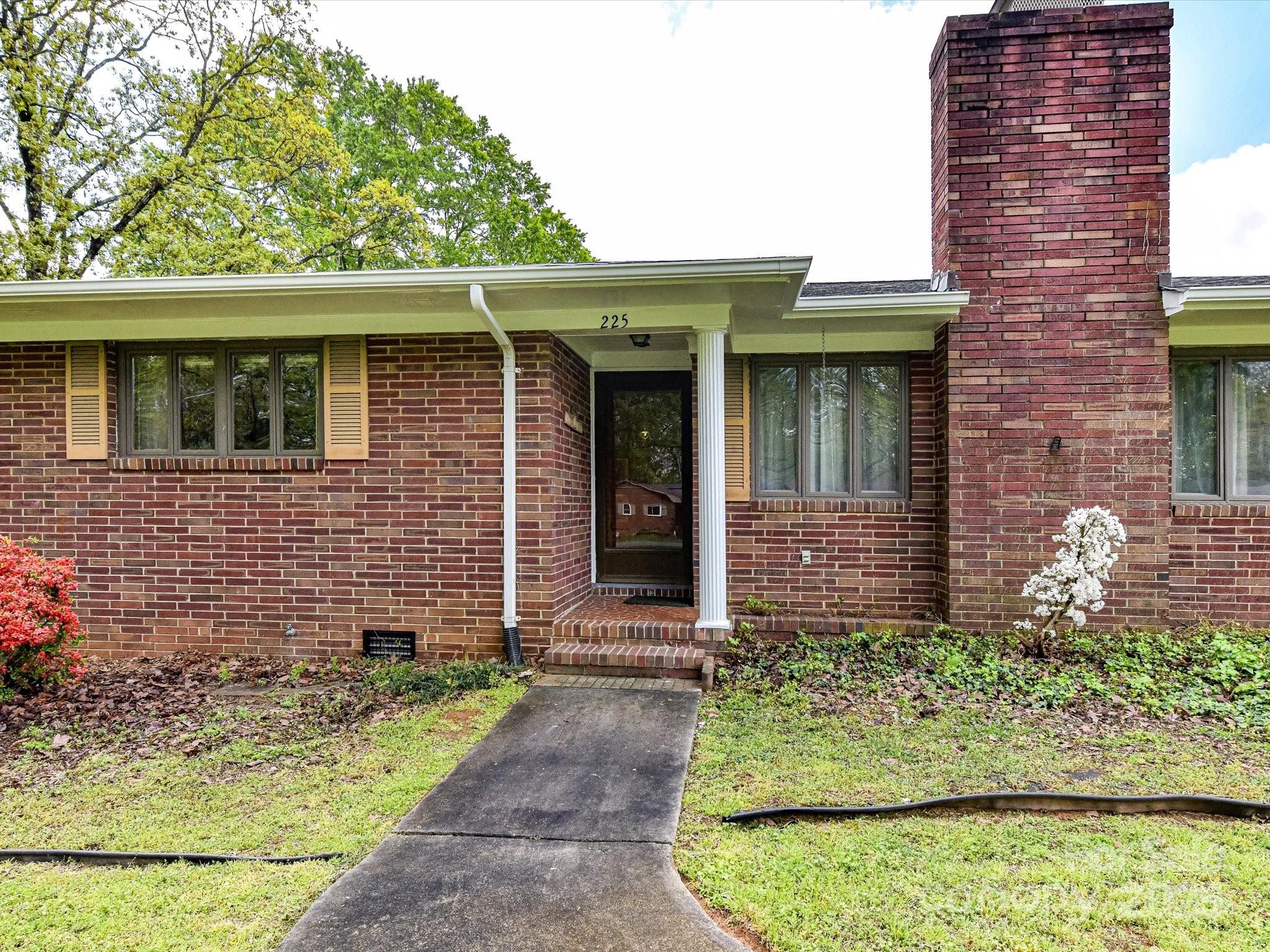 225 Enwood Drive