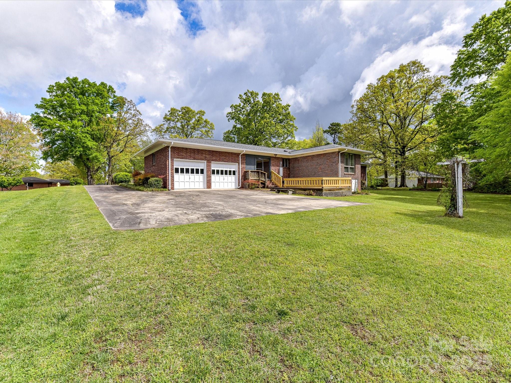 225 Enwood Drive