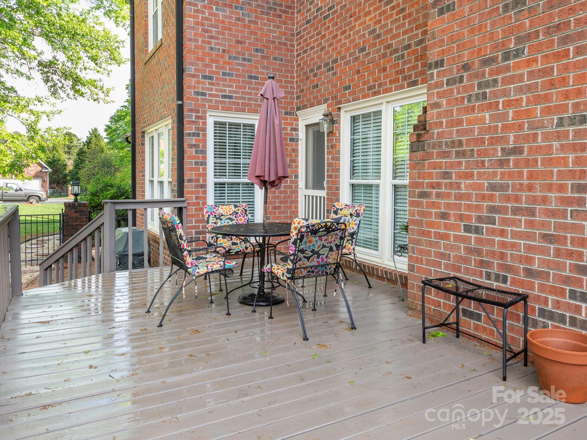 126 Pointer Court SE