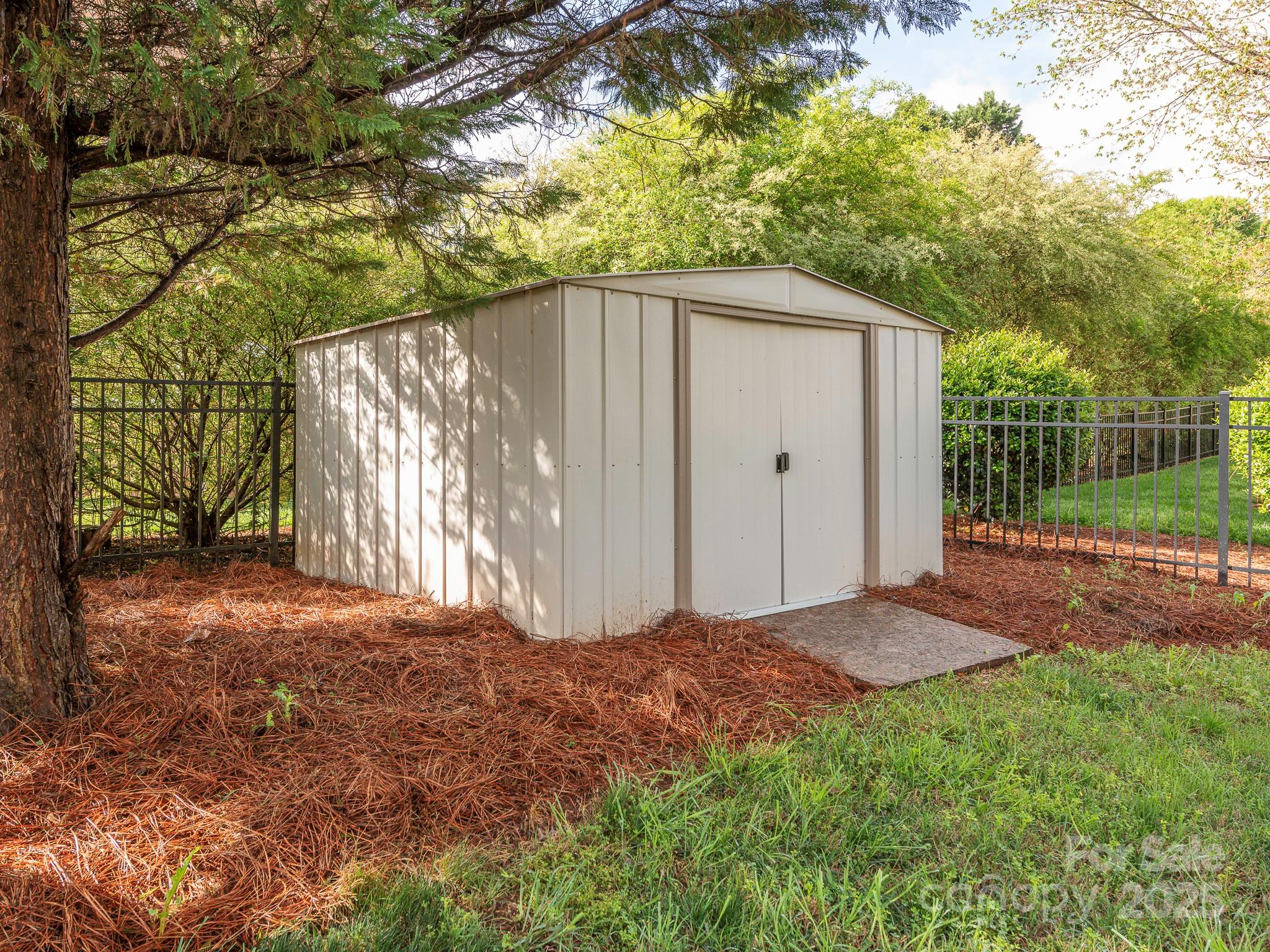 126 Pointer Court SE