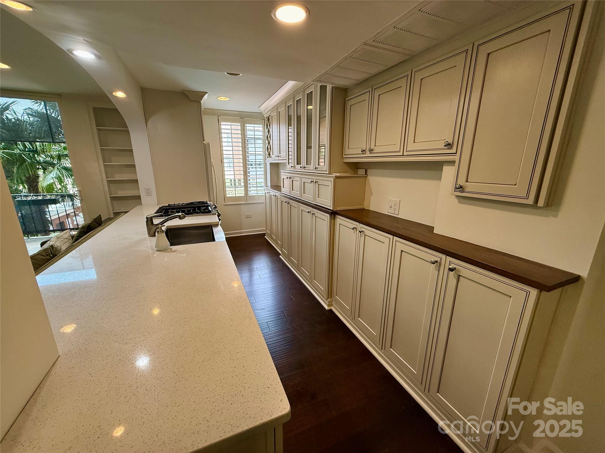 1300 Queens Road Unit: 210