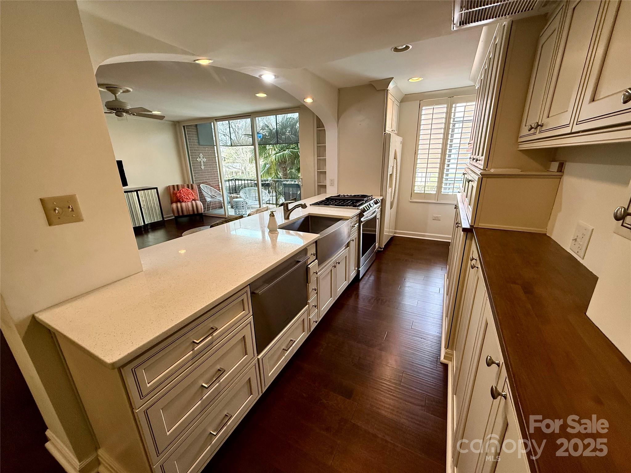 1300 Queens Road Unit: 210