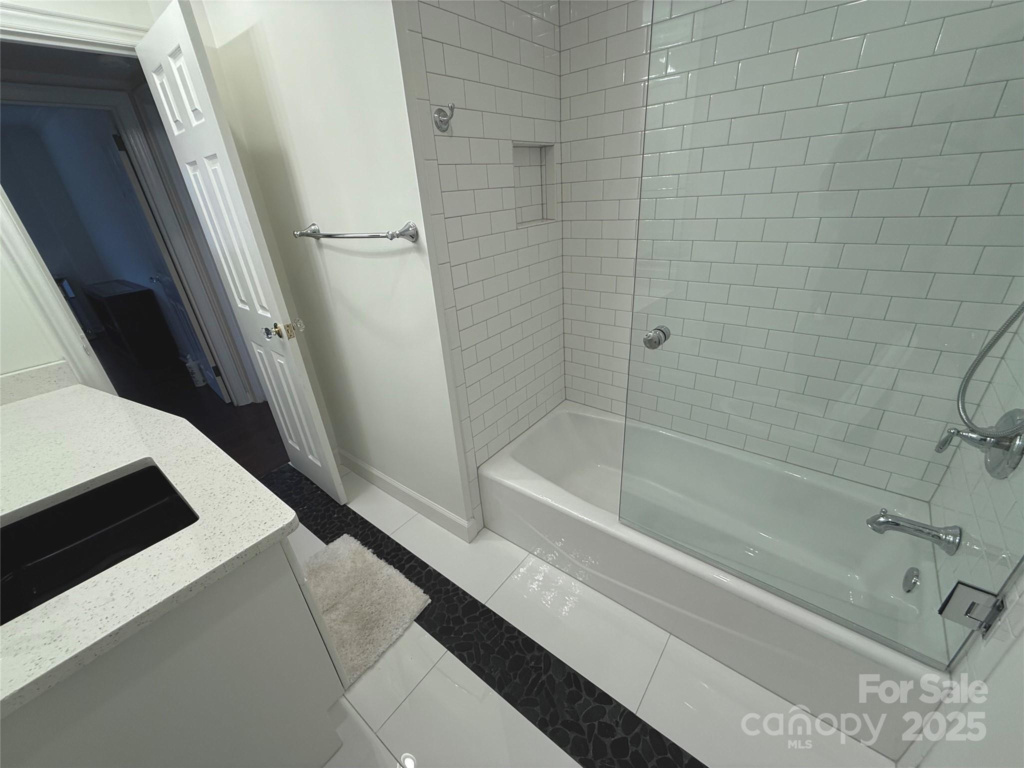 1300 Queens Road Unit: 210