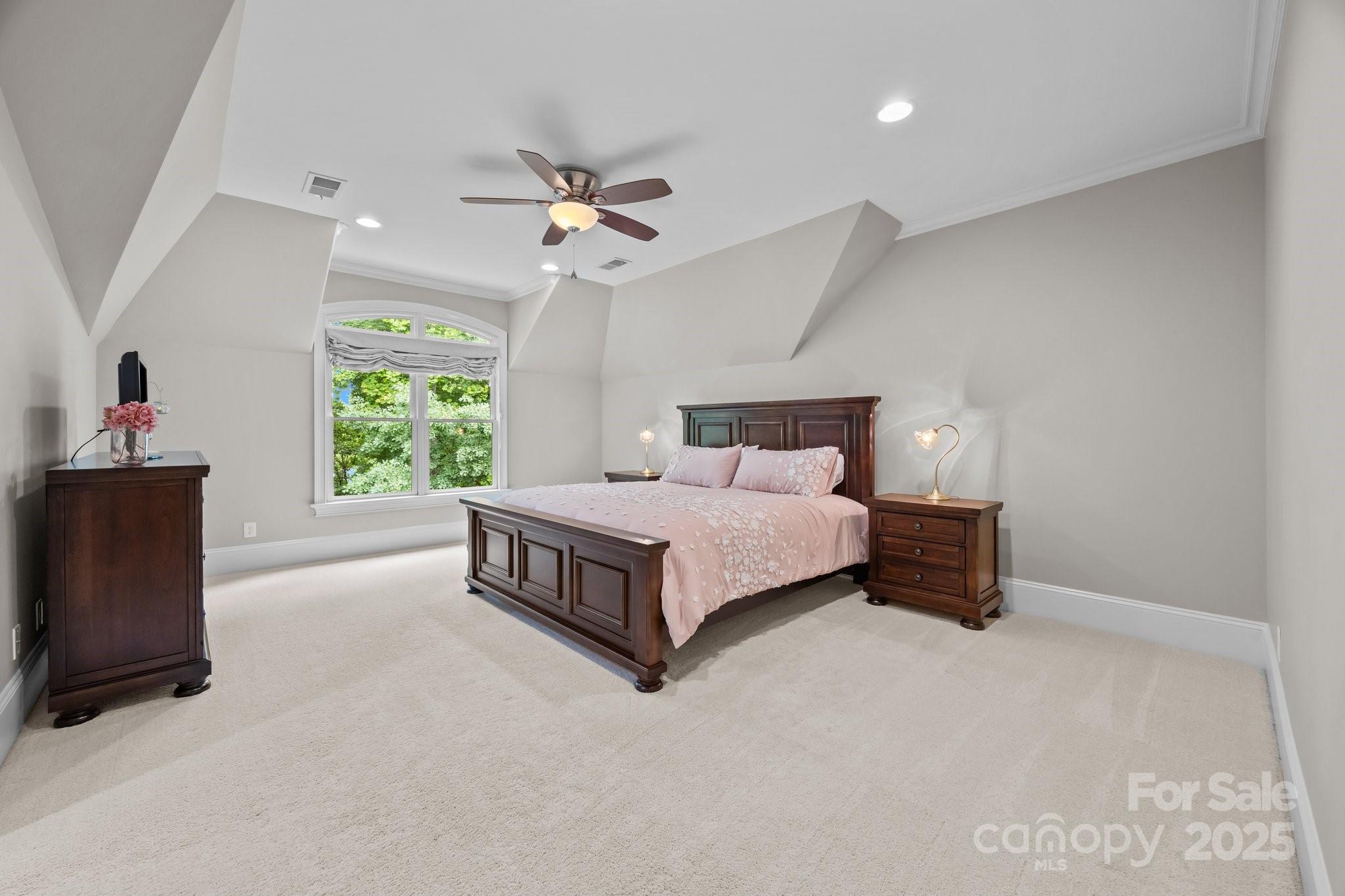 914 Elizabeth Lane