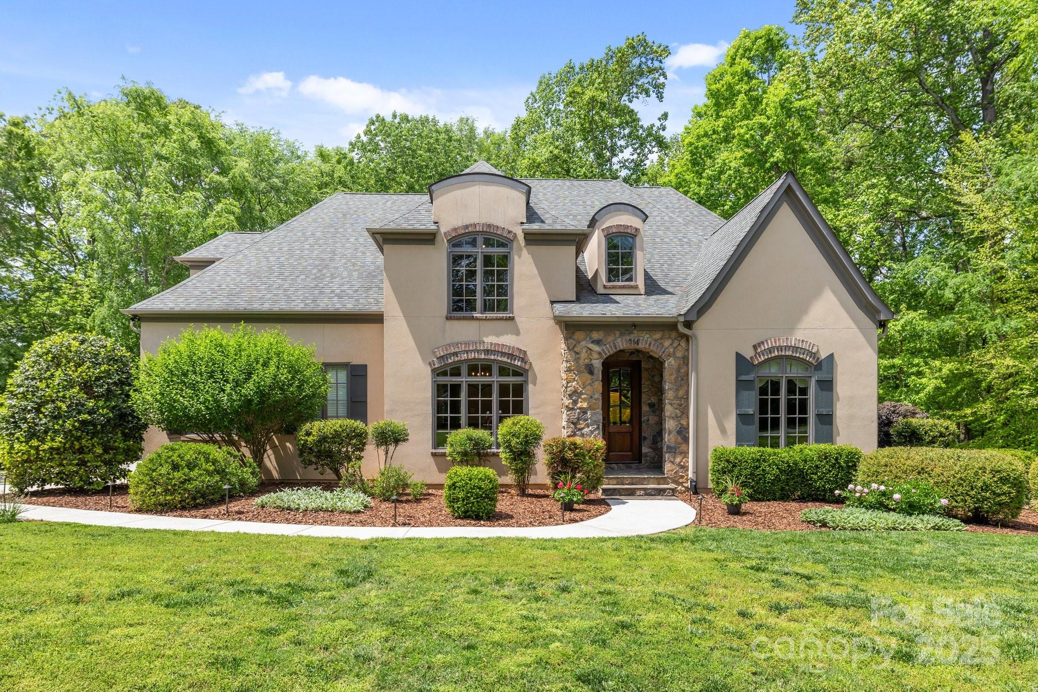 914 Elizabeth Lane