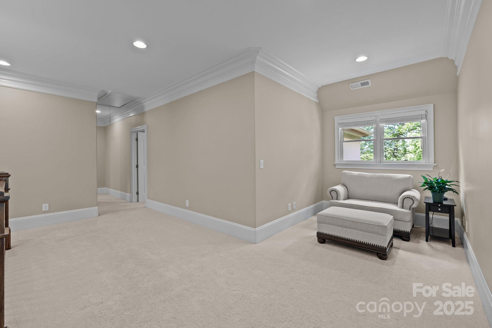 914 Elizabeth Lane