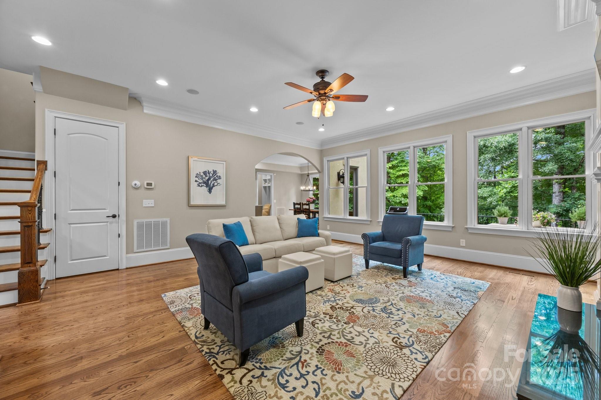 914 Elizabeth Lane