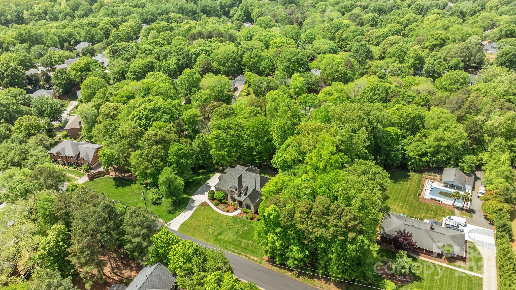 914 Elizabeth Lane