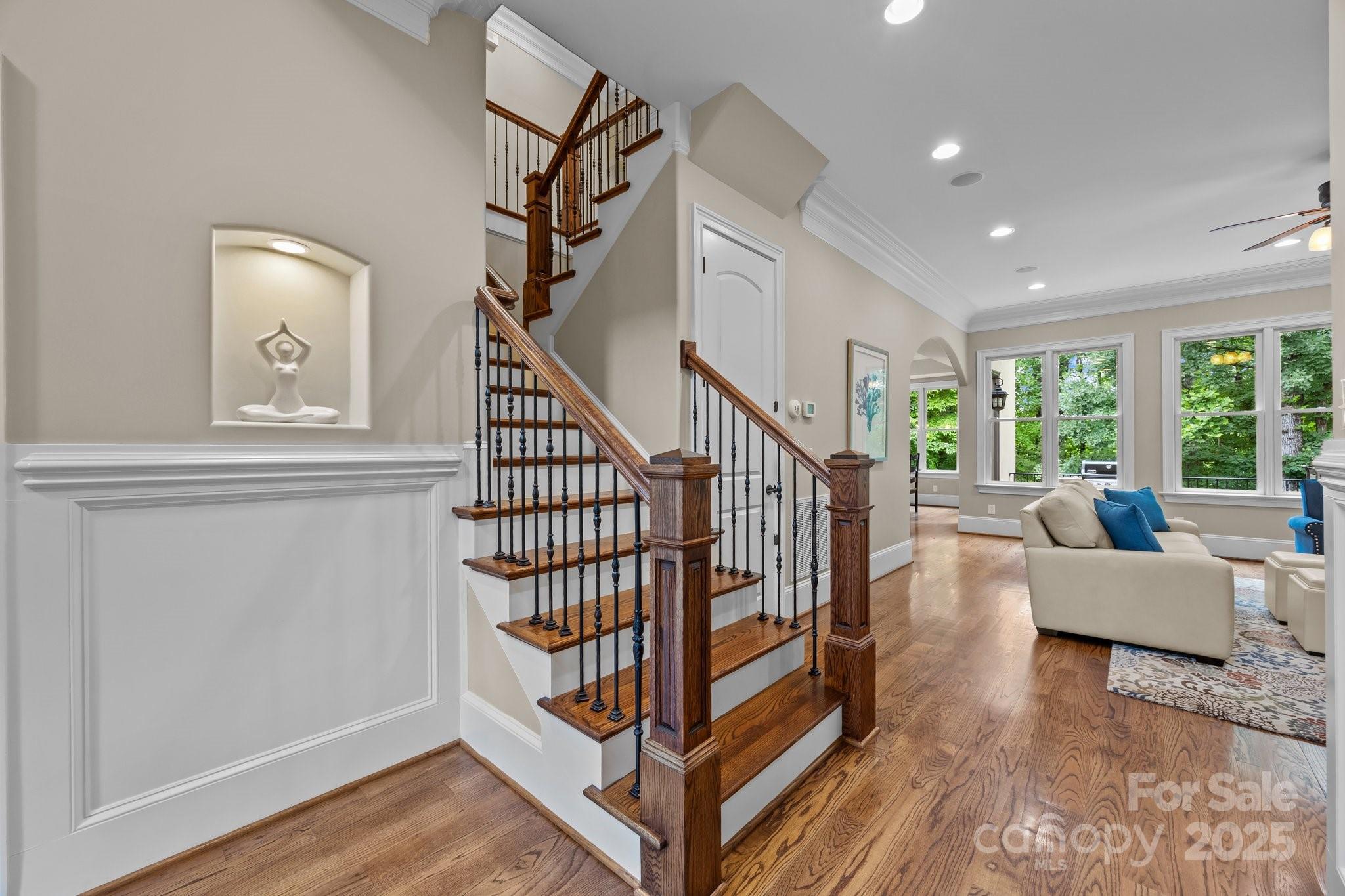 914 Elizabeth Lane