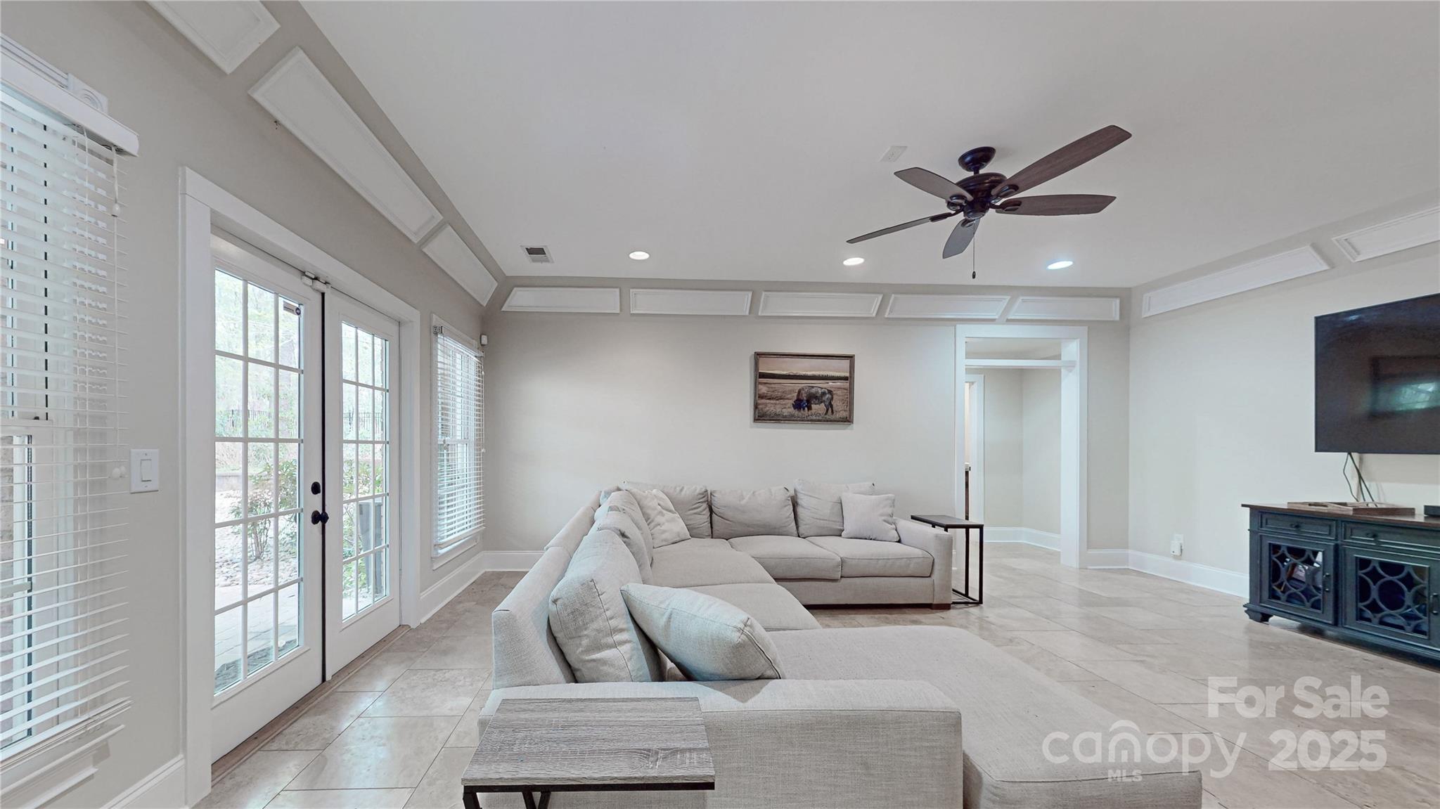 305 Caledonia Way