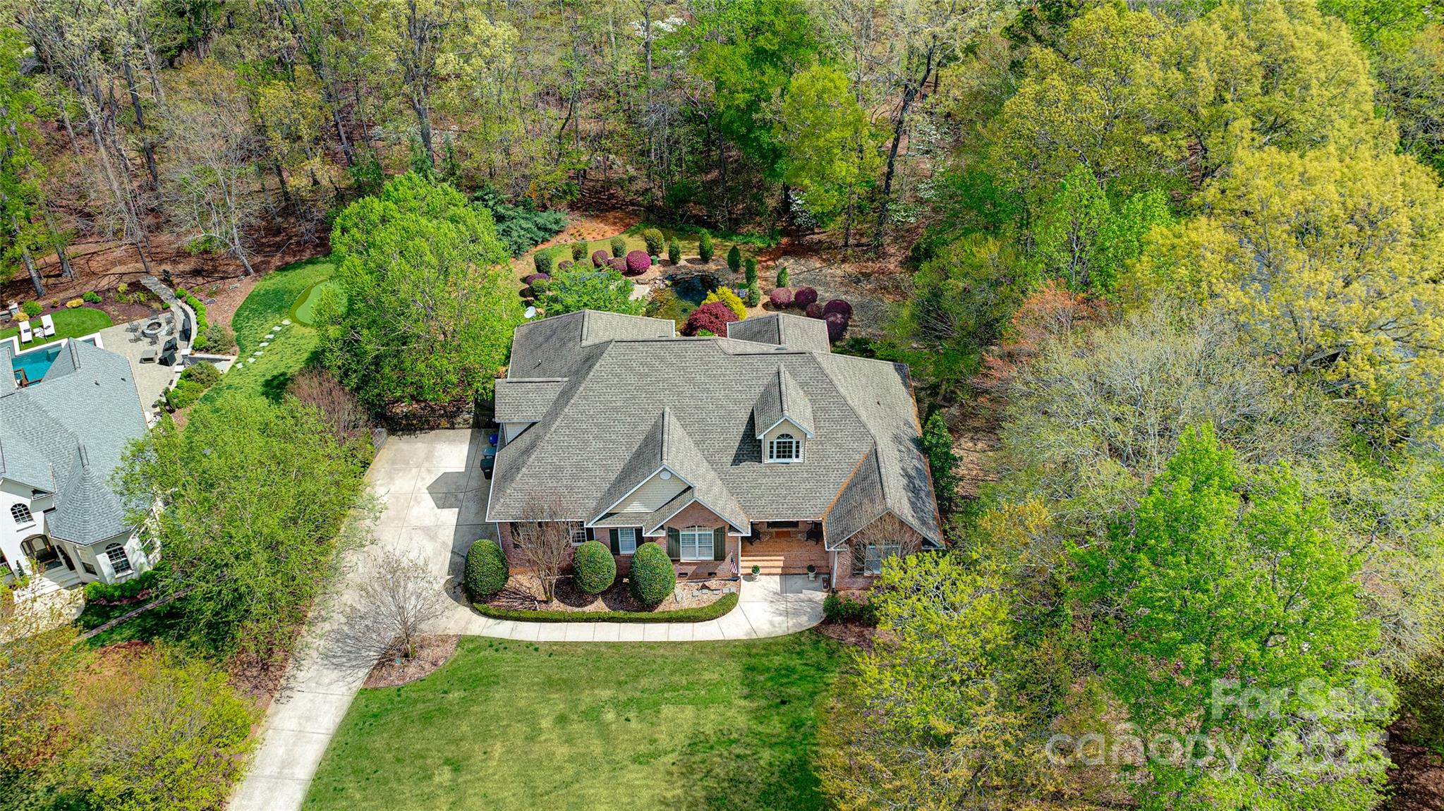 305 Caledonia Way