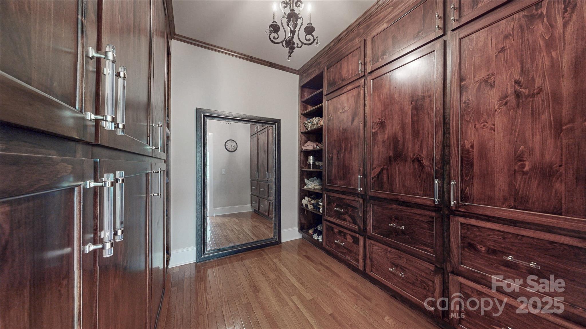 305 Caledonia Way