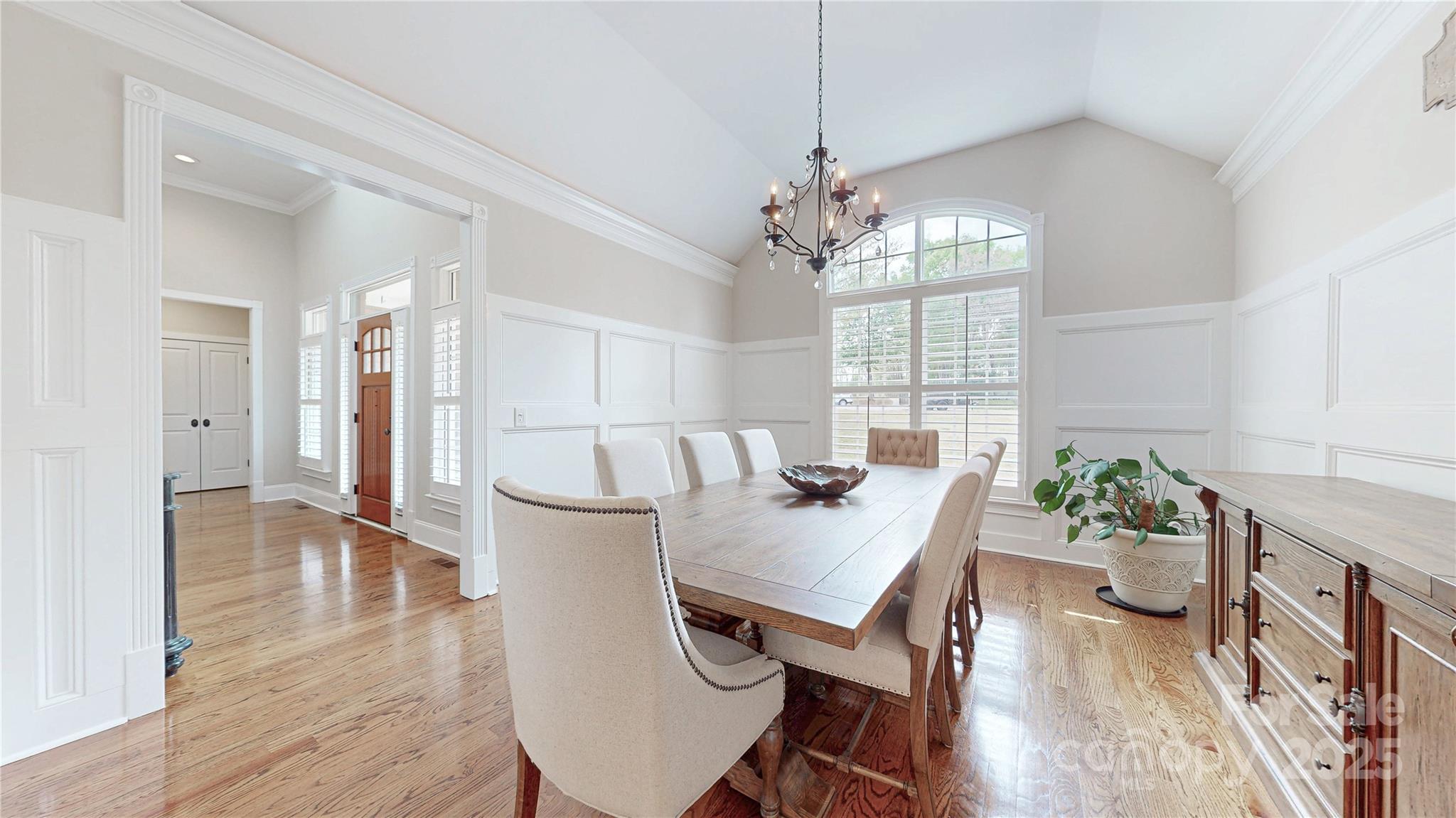 305 Caledonia Way