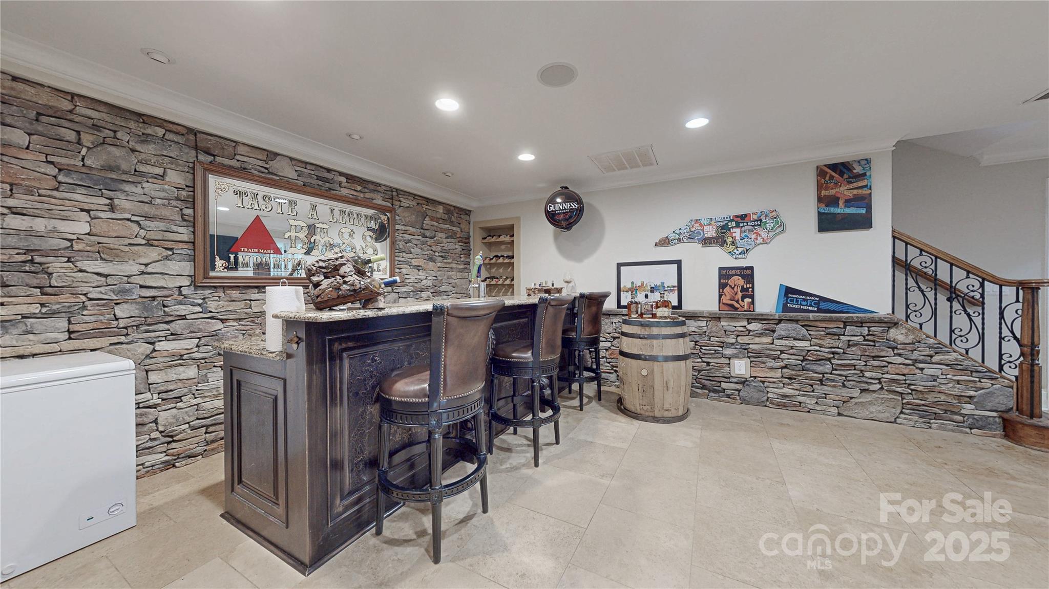 305 Caledonia Way