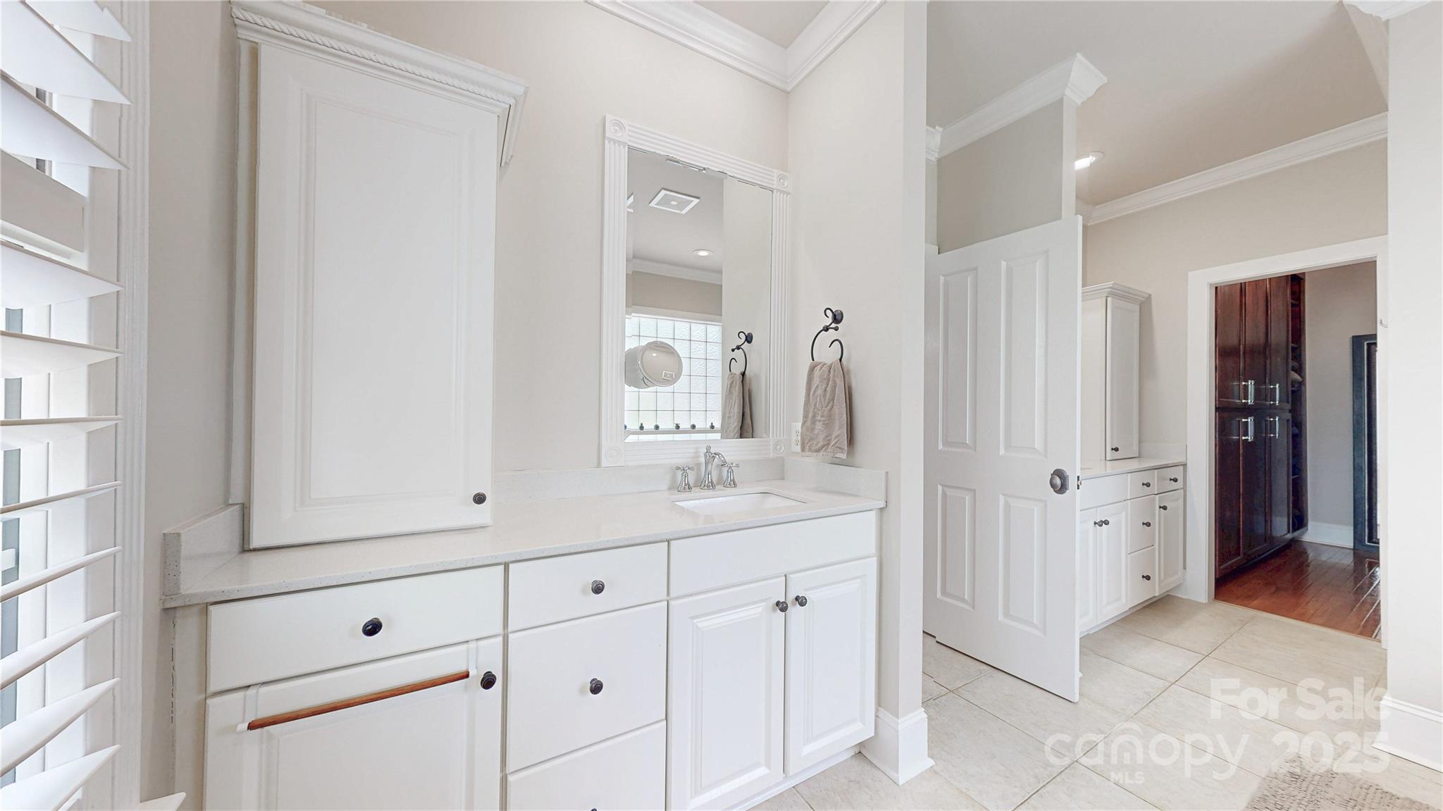 305 Caledonia Way