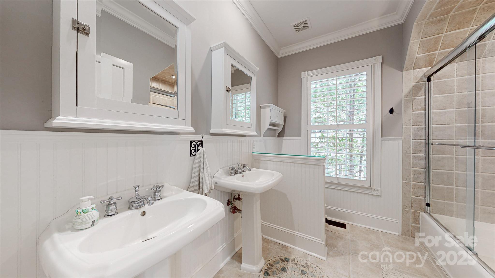305 Caledonia Way