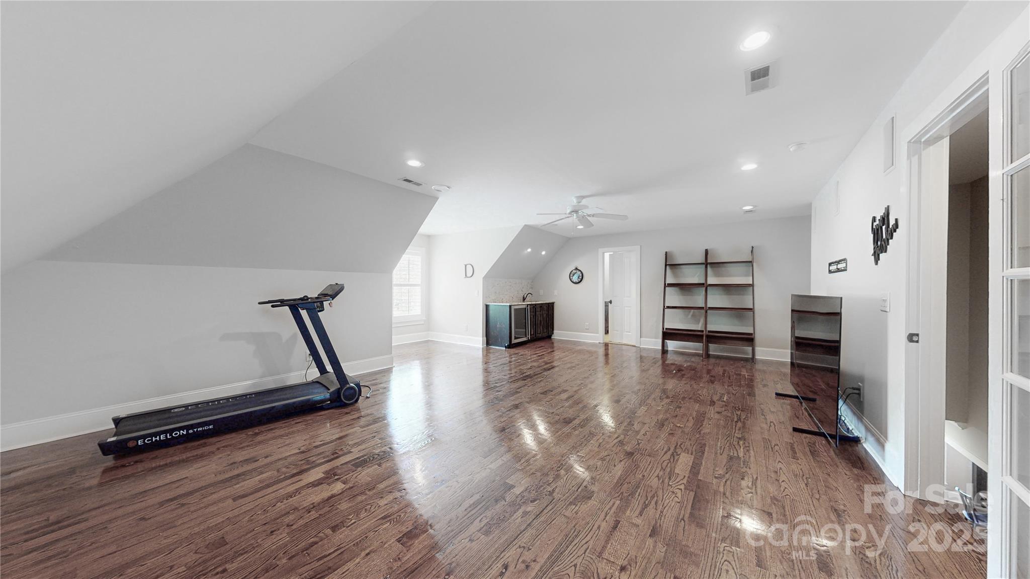 305 Caledonia Way