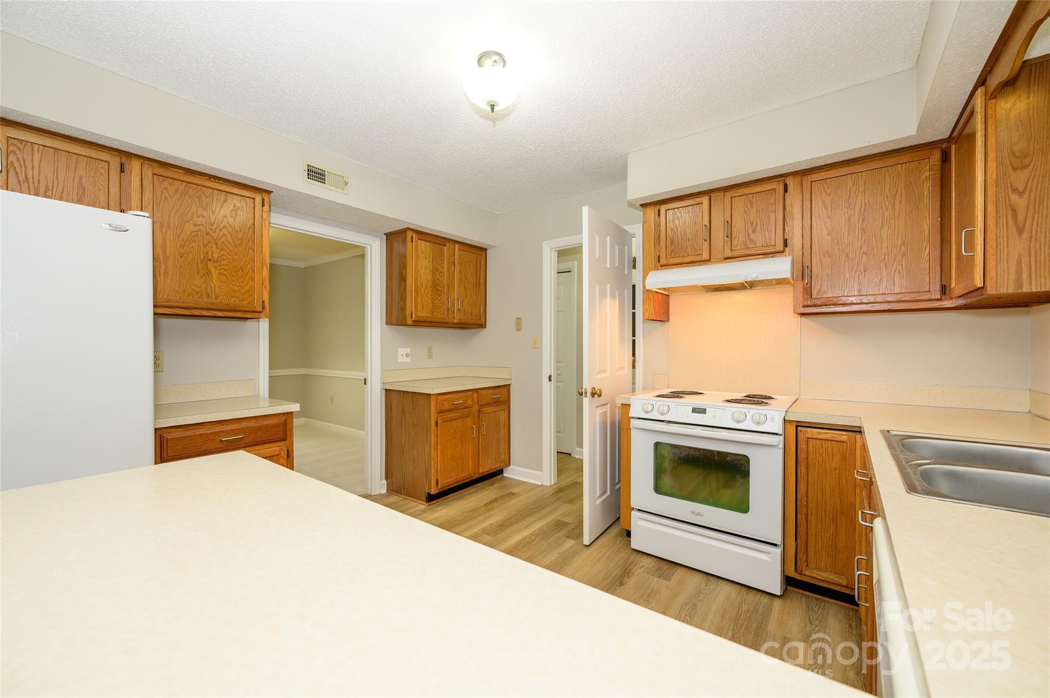 3005 Kenninghall Court