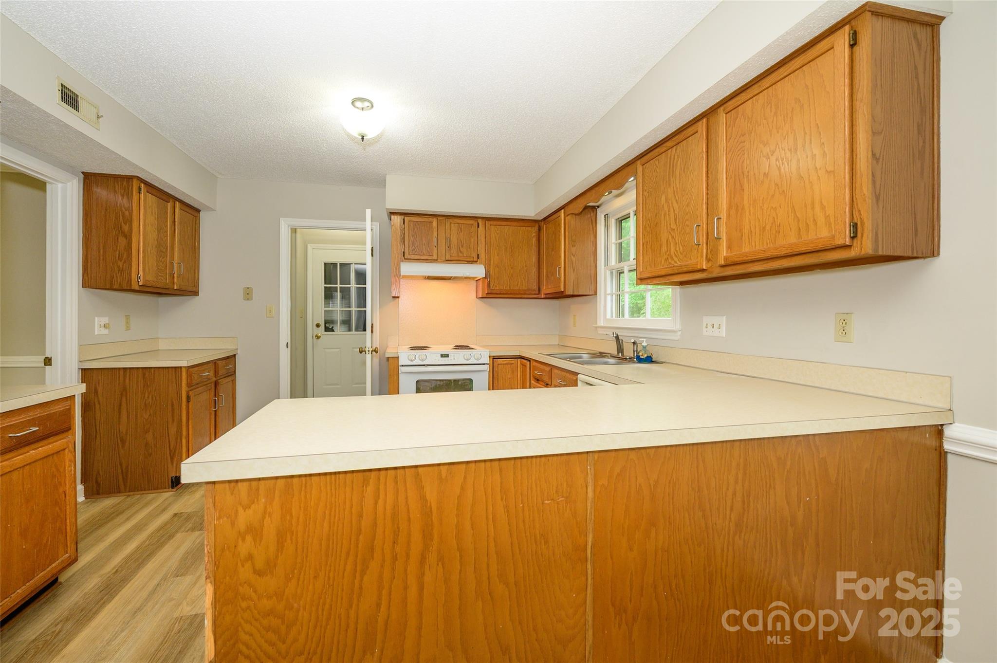 3005 Kenninghall Court