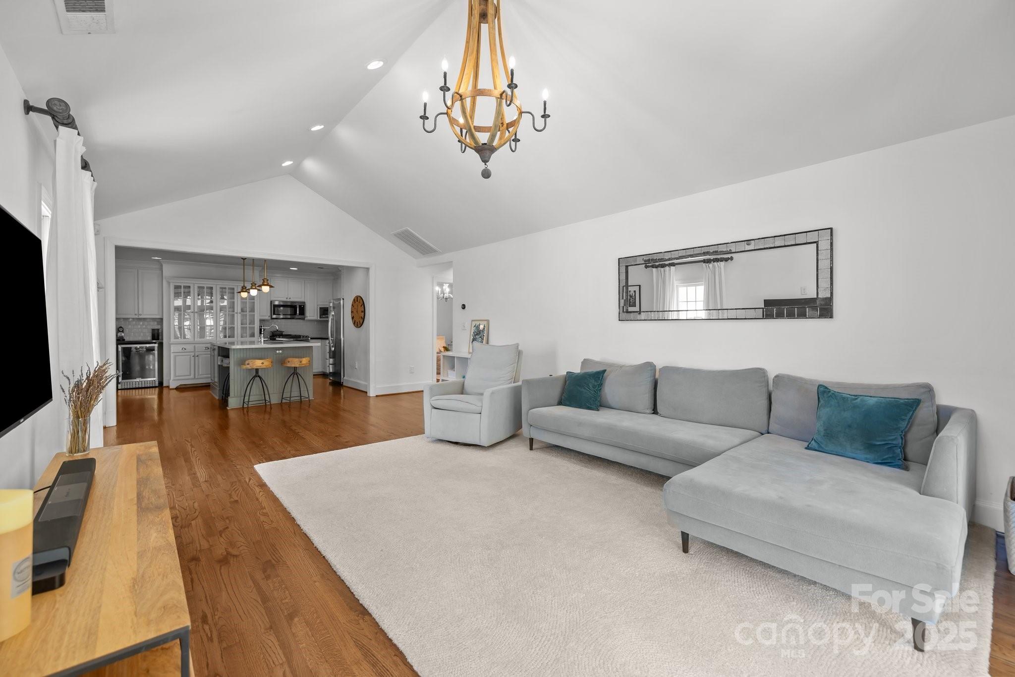 3019 Sunset Drive