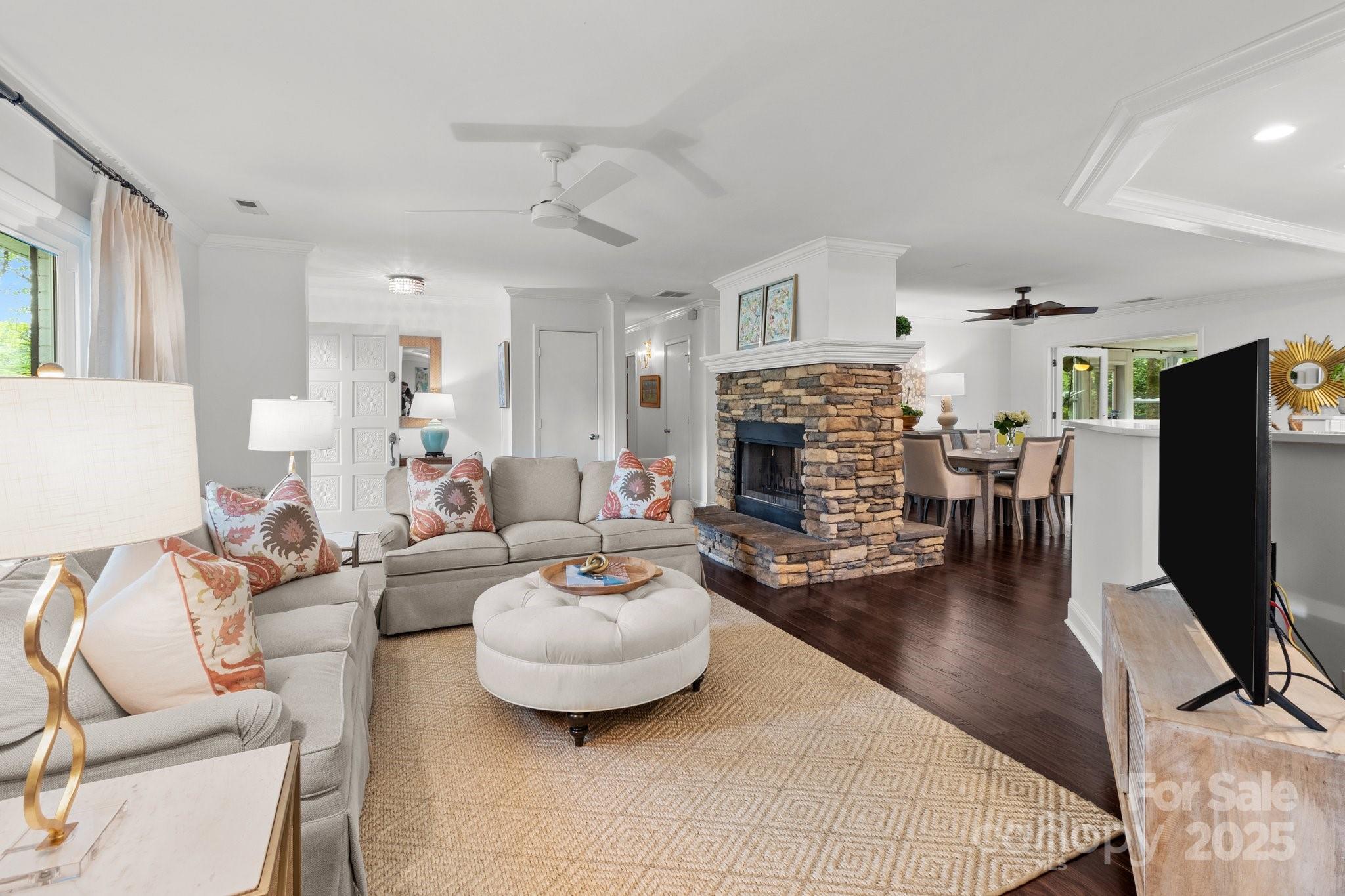 641 Charter Place