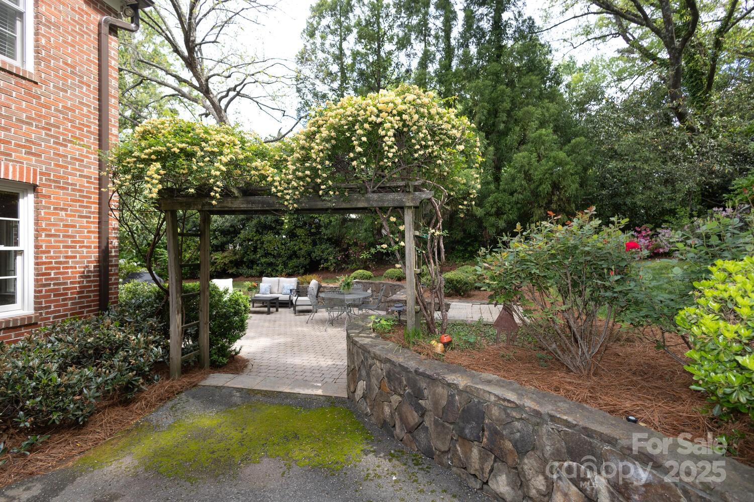 1943 S Wendover Road