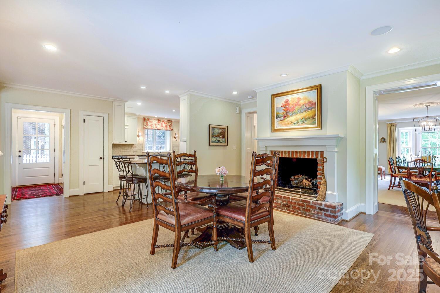 1943 S Wendover Road