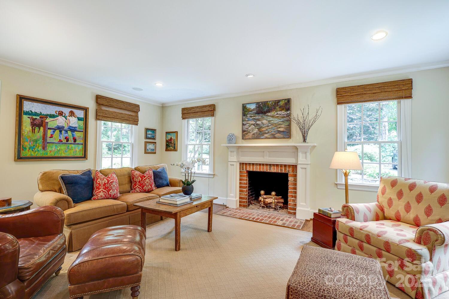 1943 S Wendover Road