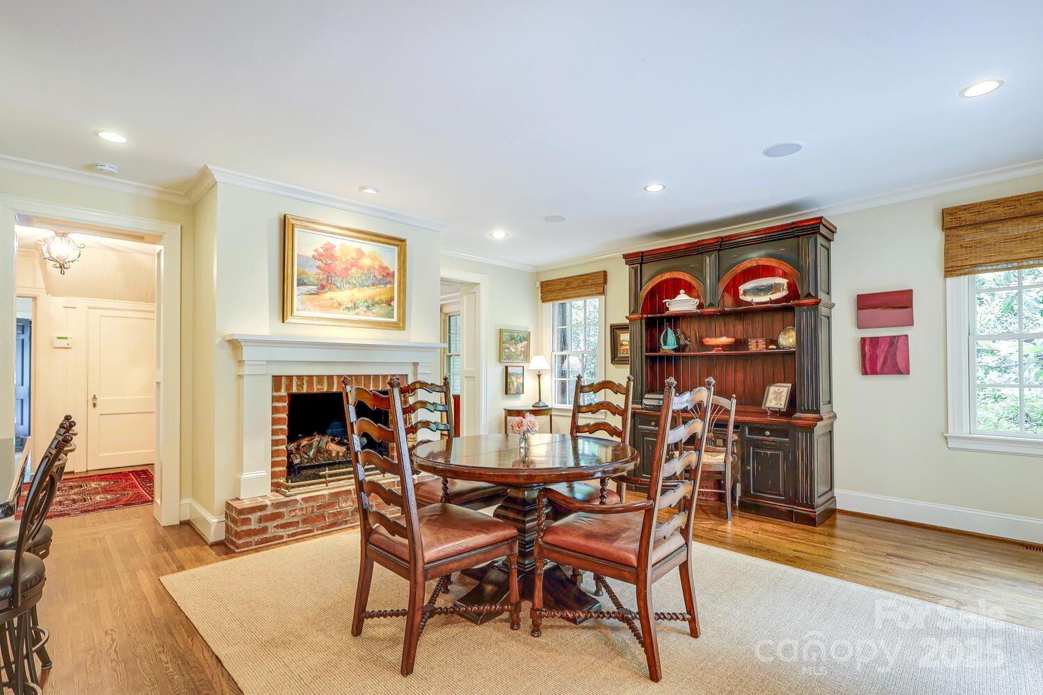1943 S Wendover Road