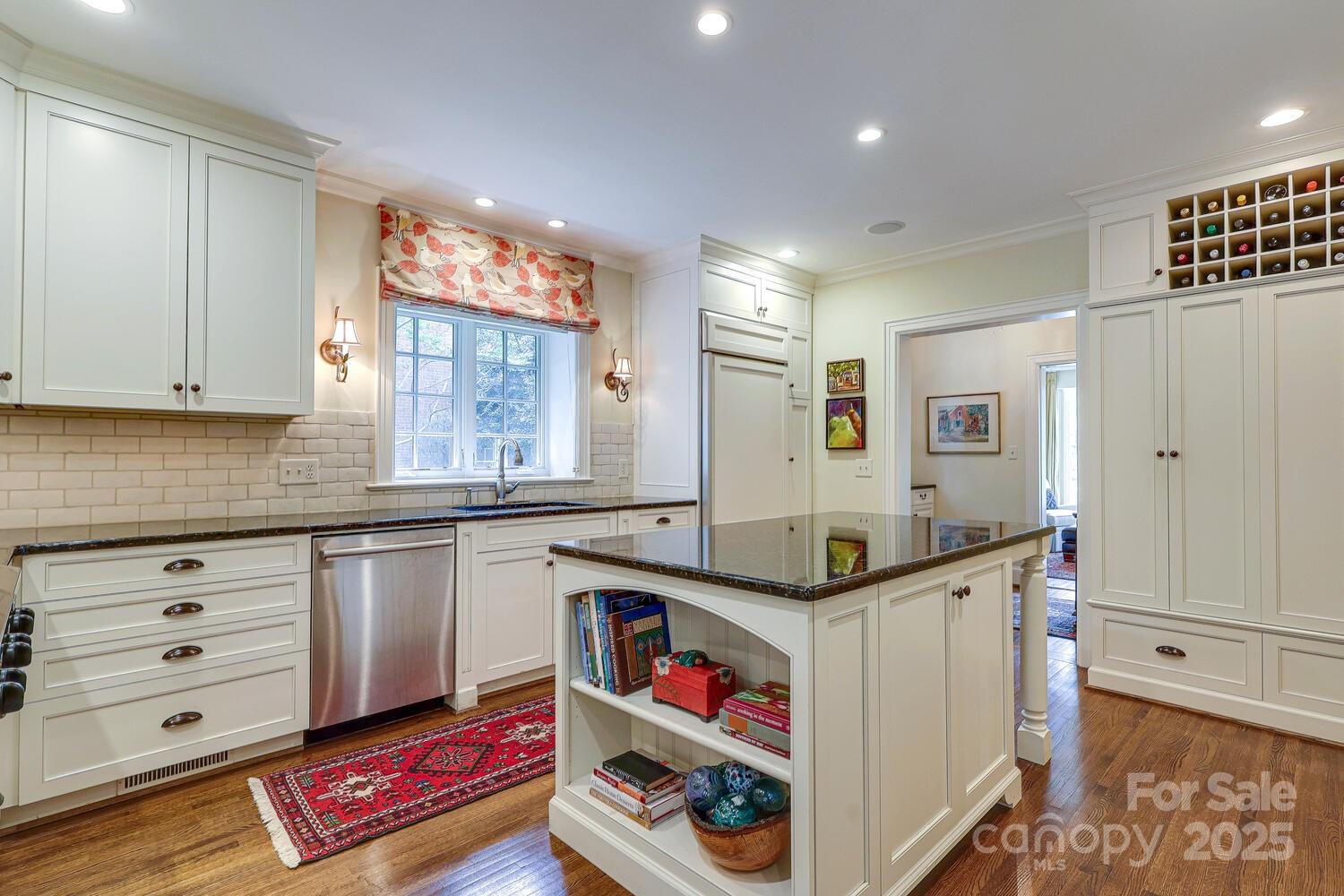 1943 S Wendover Road