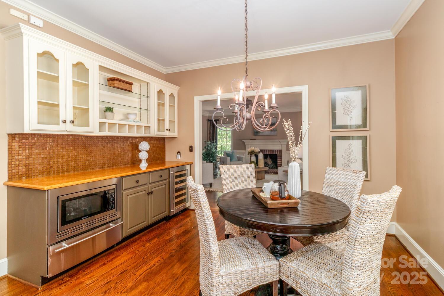 1233 Weymouth Lane
