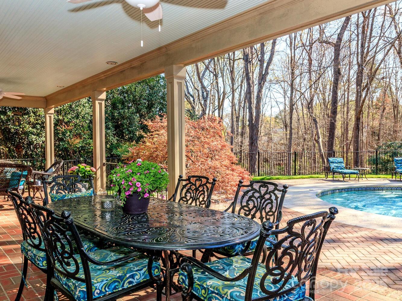 1233 Weymouth Lane