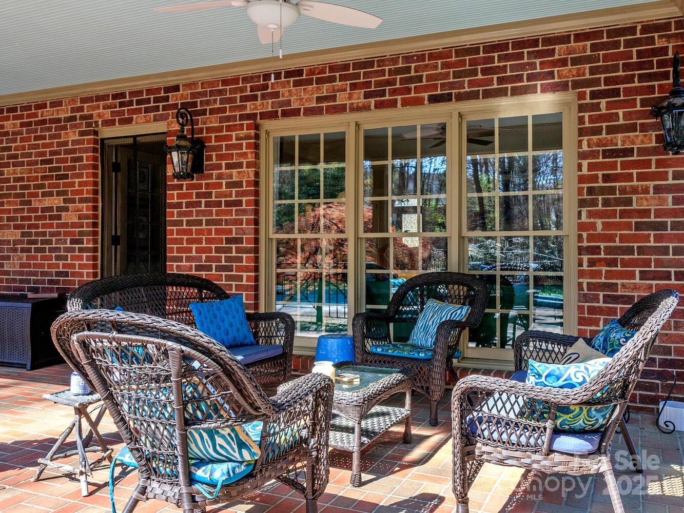 1233 Weymouth Lane