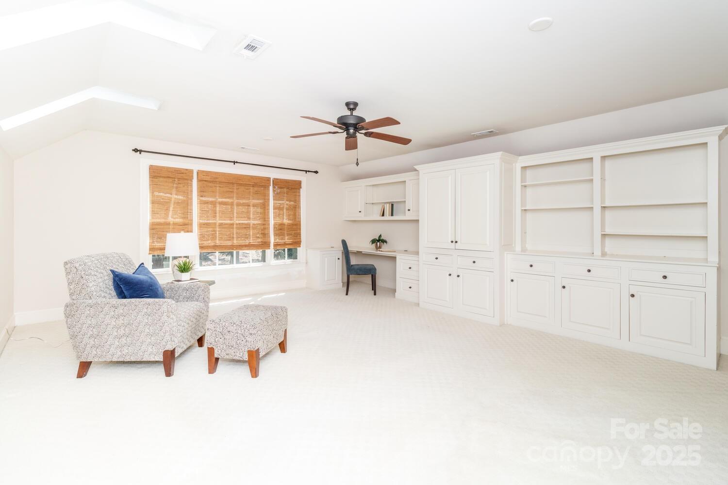 1233 Weymouth Lane