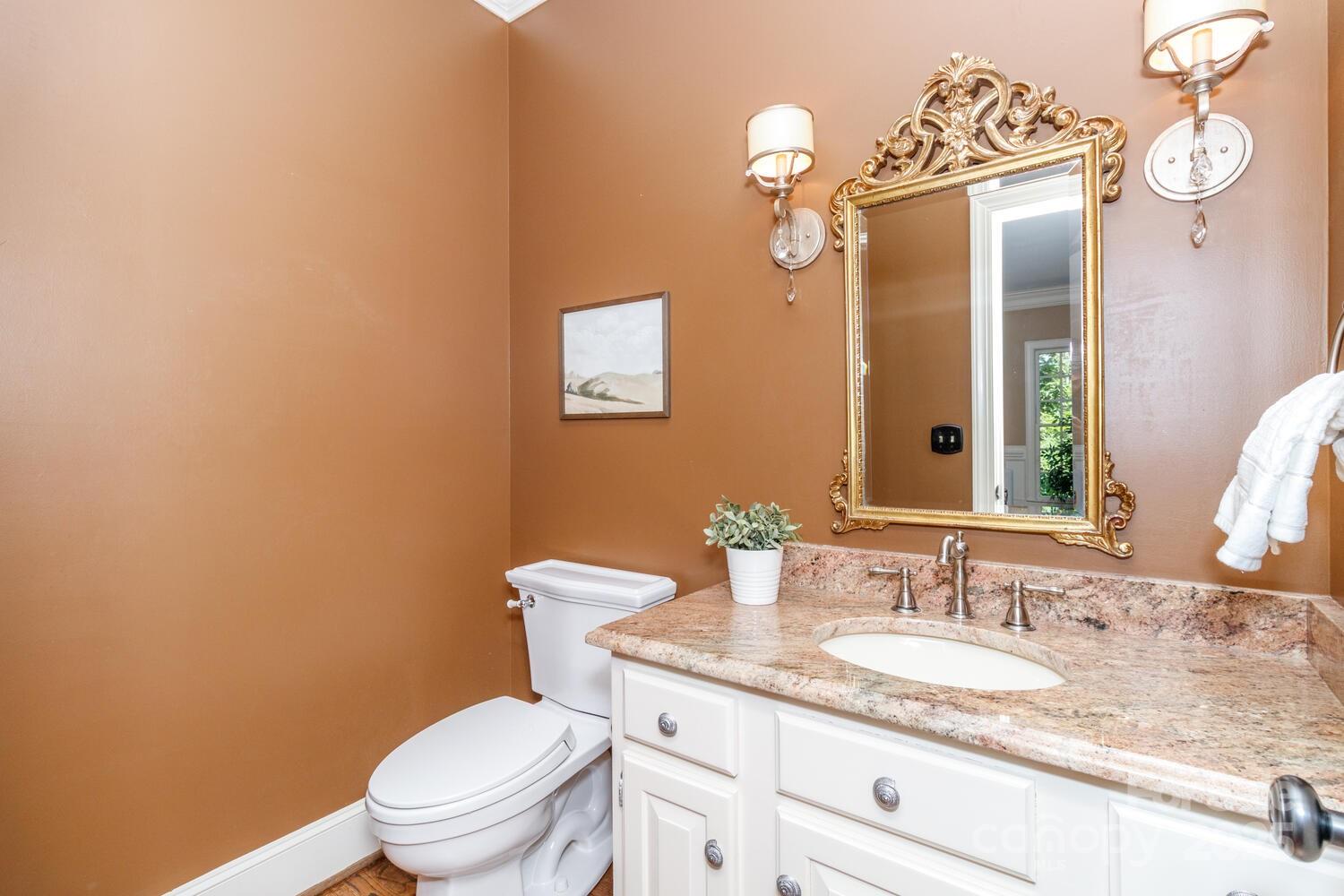 1233 Weymouth Lane