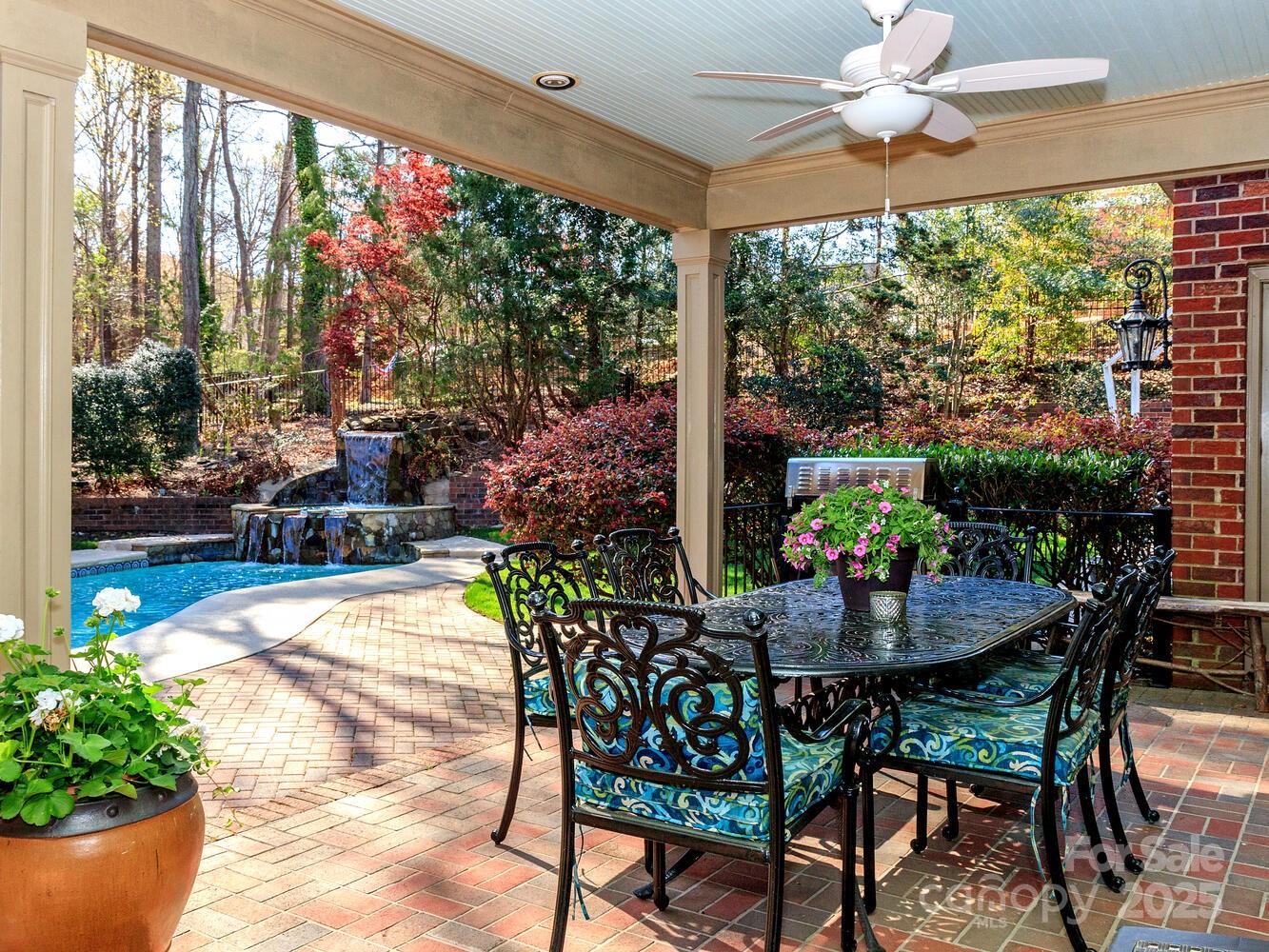 1233 Weymouth Lane