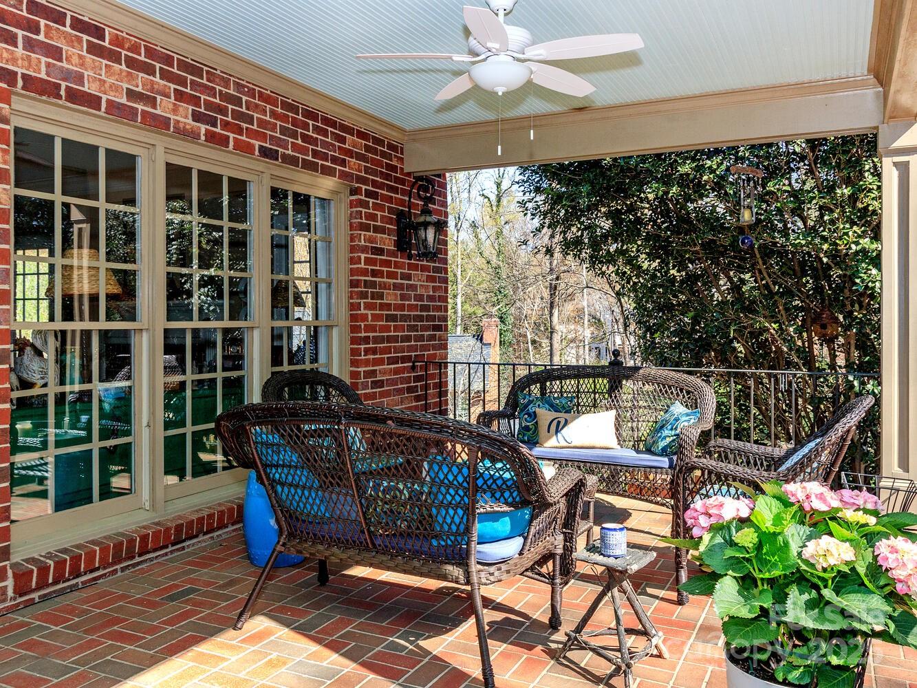 1233 Weymouth Lane