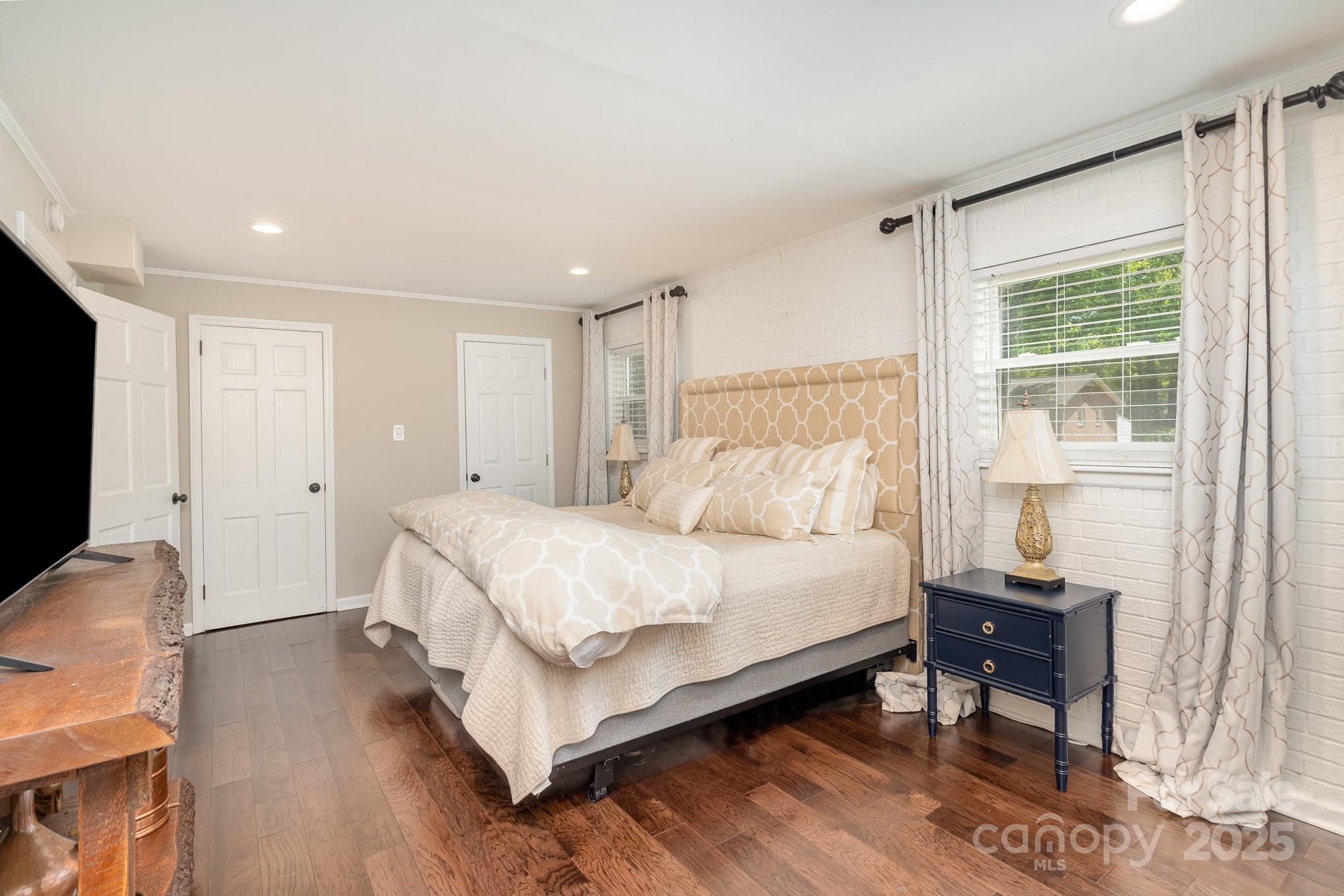 1043 Nancy Drive