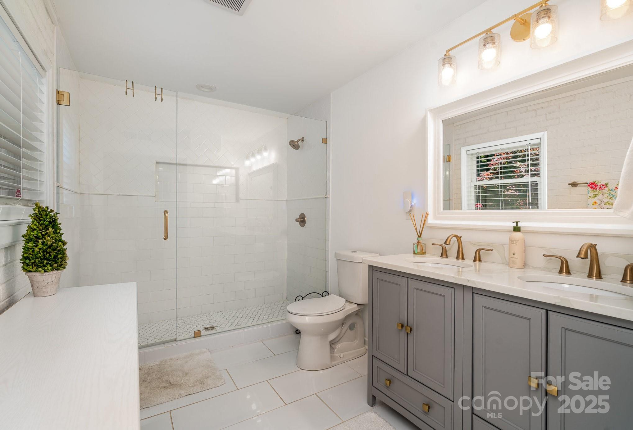 1043 Nancy Drive