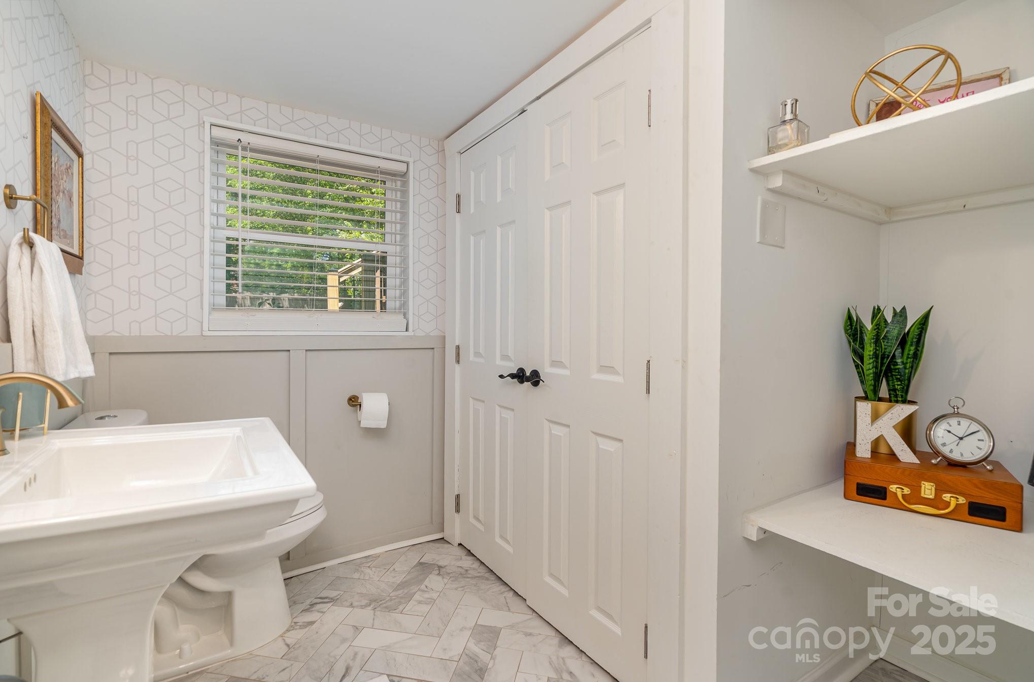 1043 Nancy Drive