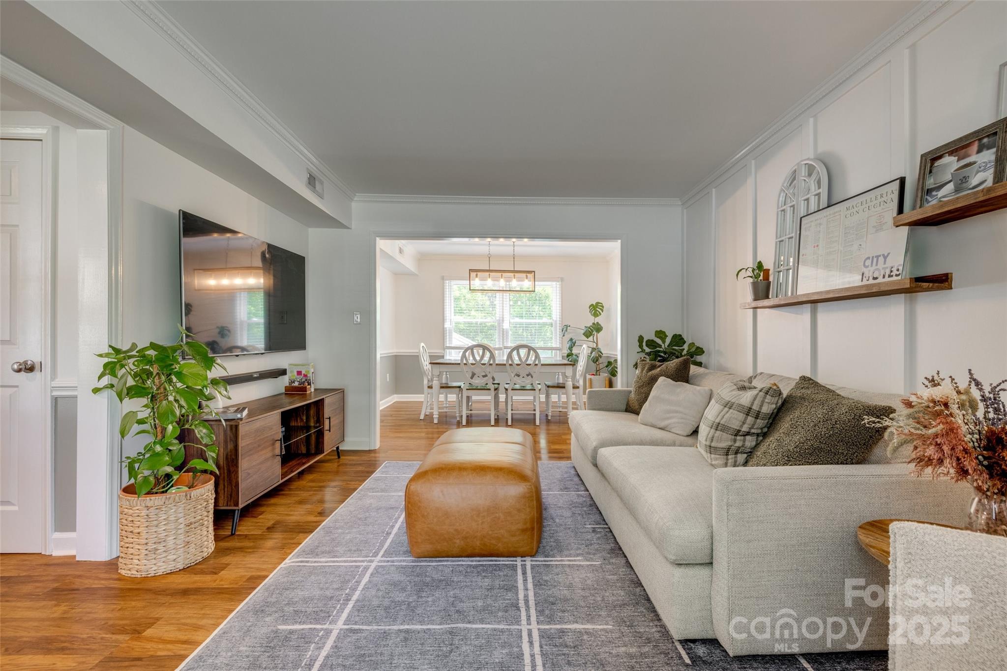 7300 Chatterbird Court