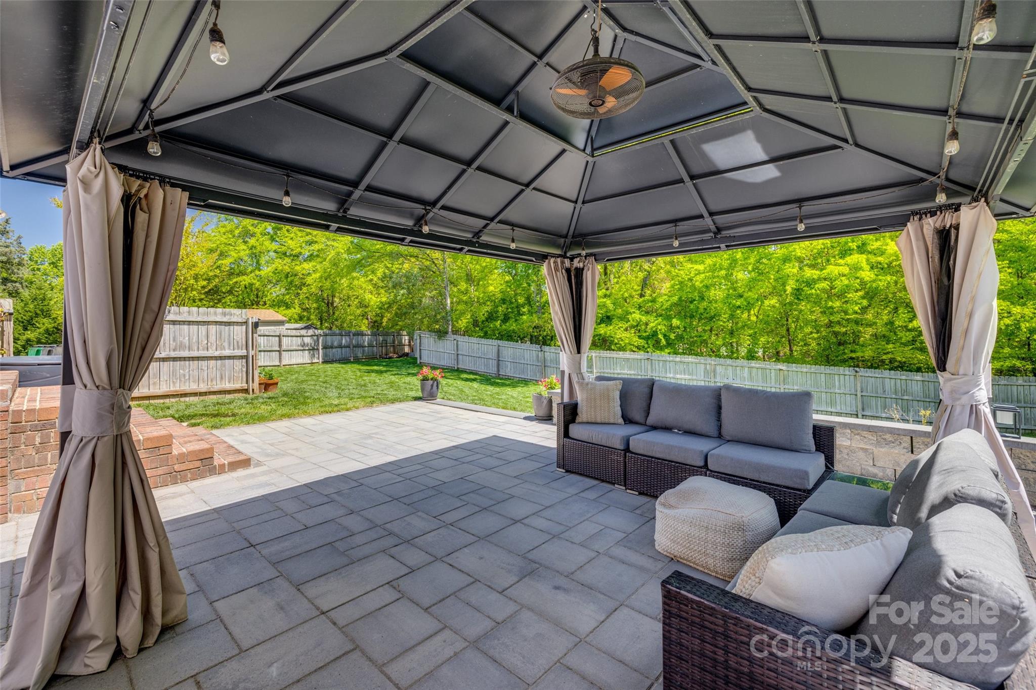 7300 Chatterbird Court
