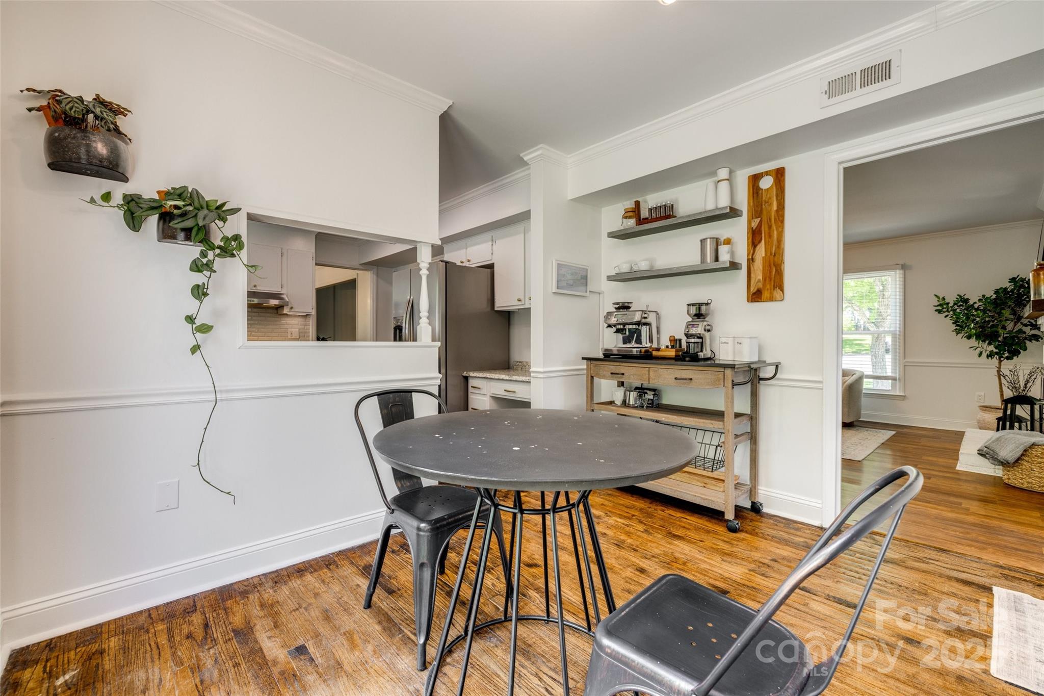 7300 Chatterbird Court
