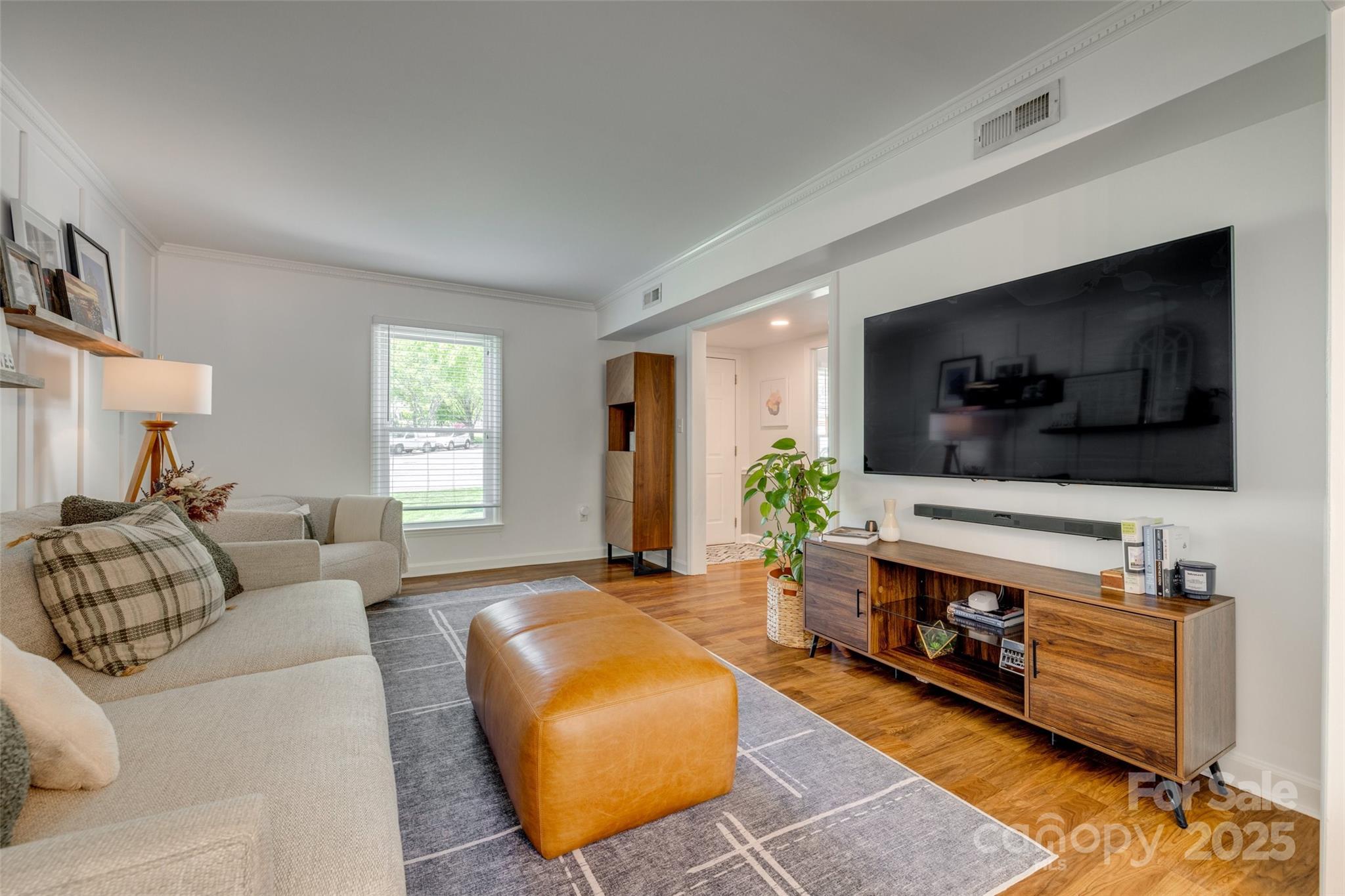 7300 Chatterbird Court