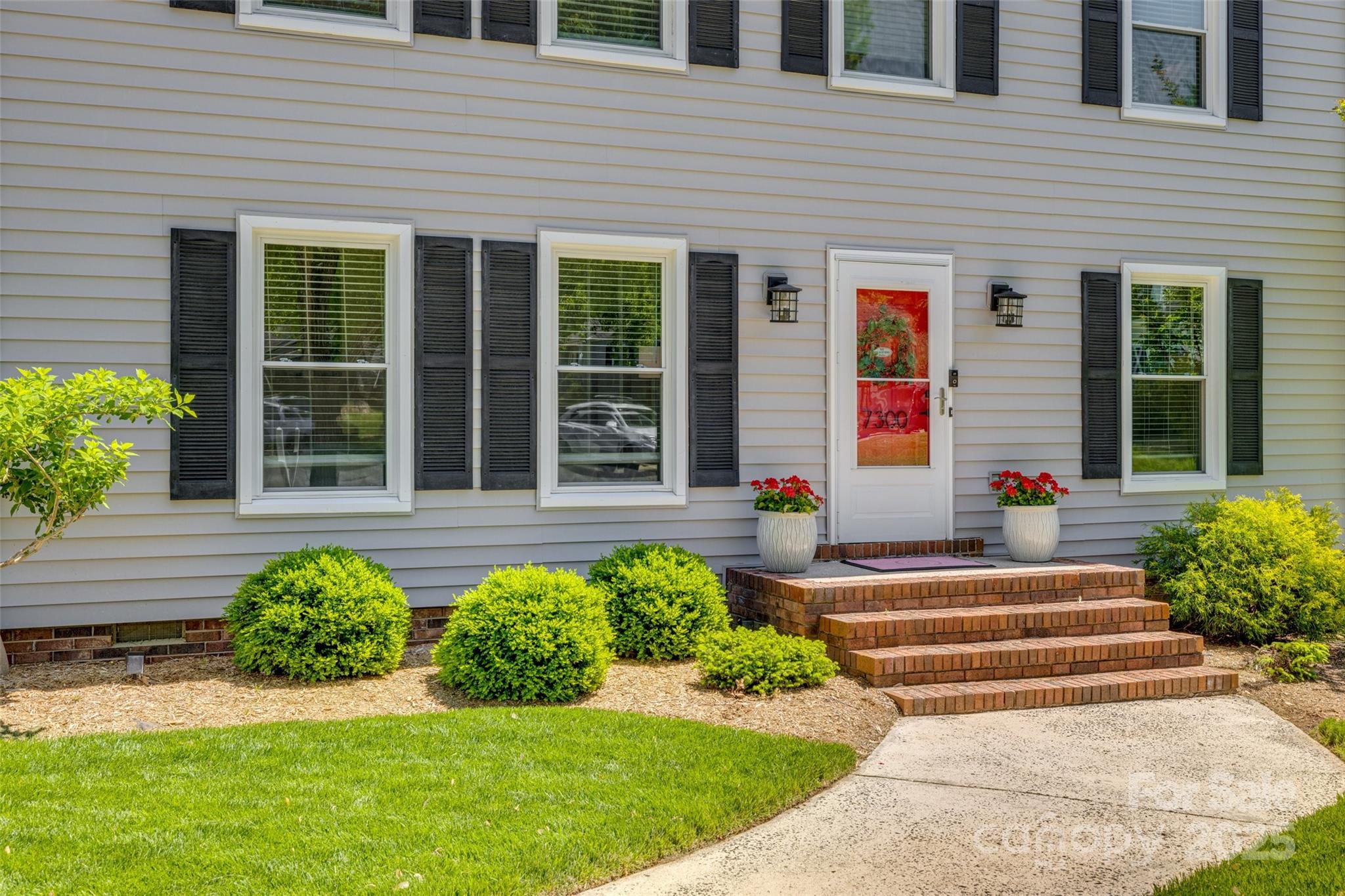 7300 Chatterbird Court