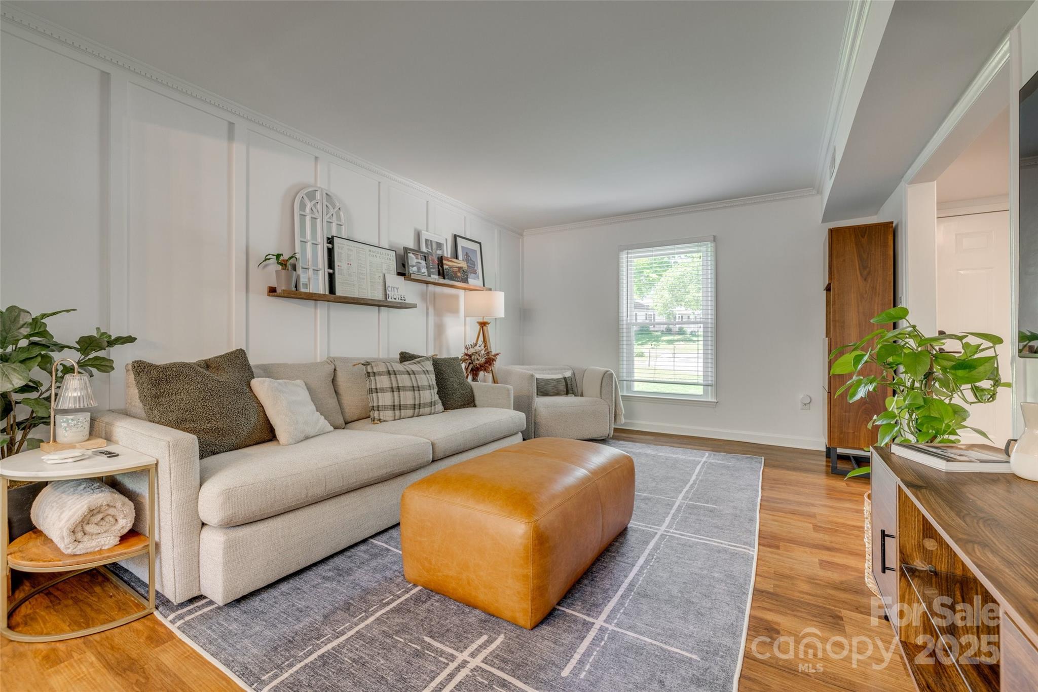 7300 Chatterbird Court